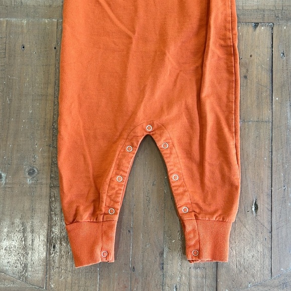 Little James orange cotton romper - Picture 2 of 7